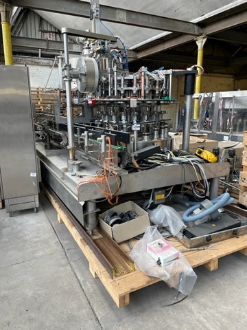 Used monoblock capper | wirehooder Bertolaso 2