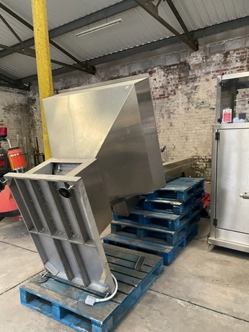 Used monoblock capper | wirehooder Bertolaso 3
