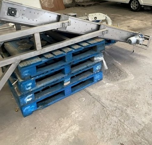 Used monoblock capper | wirehooder Bertolaso 4