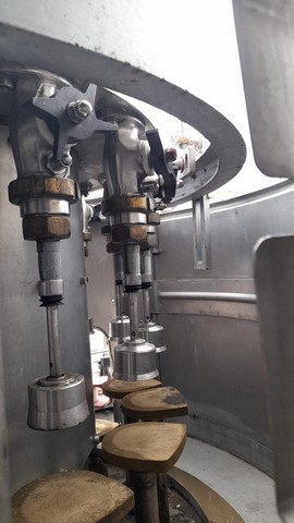 Riempitrice CEM 1.000 bph isobarica Usata 5