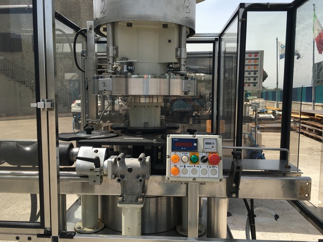 Used capper Delta 404 Bertolaso 7.000 bph 7
