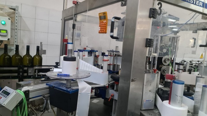 Etichettatrice P.E. master m/e 3.500 bph Usata