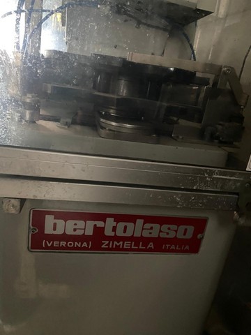 Used capper Bertolaso self level system 3