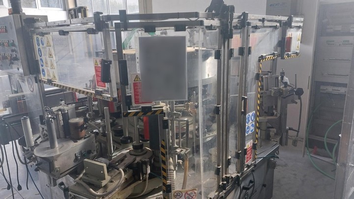 Used labeller P.E. 7.000 bph 4