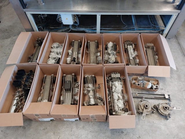Etichettatrice Sacmi Adesiva 12.000 bph Usata 11