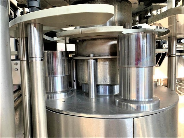 Used capper Bertolaso Delta 604 sx