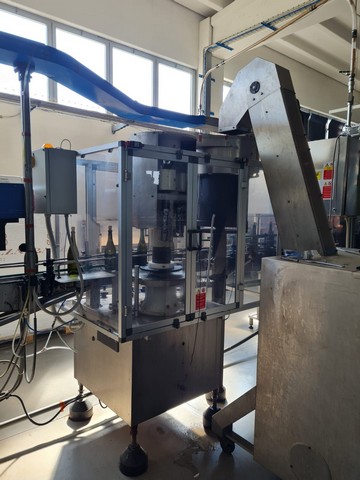 Used capper Bertolaso Stelvin 3