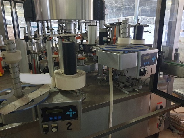 Used labeller Kosme 6t 3s adhesive 4