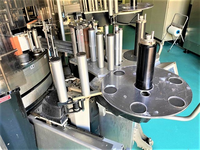 Used labeller Kube adhesive 18.000 bph 5