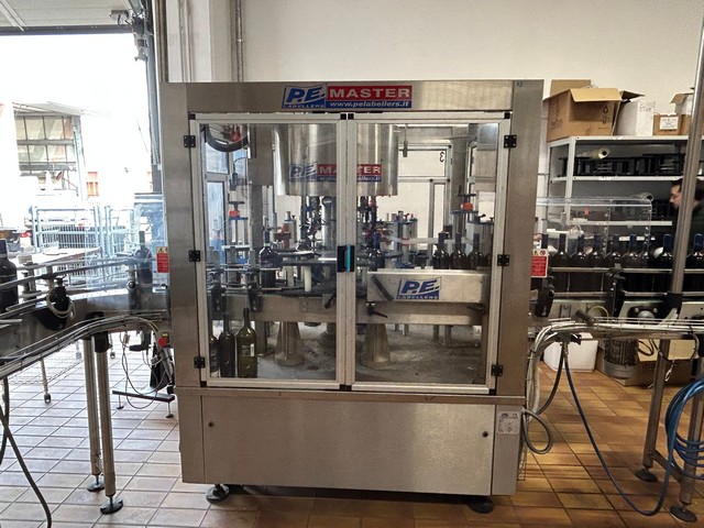 Used labeller P.E. Master m/e