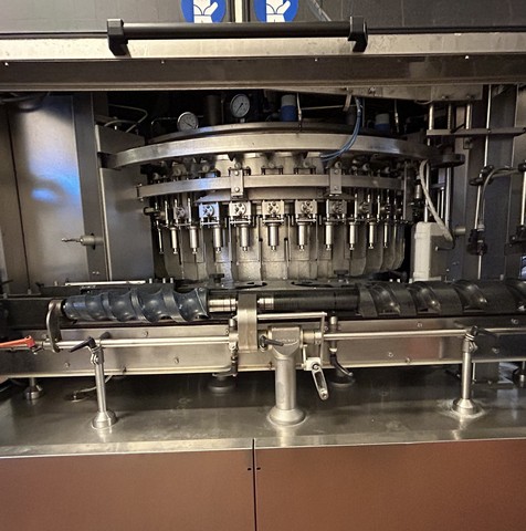 Used filling monoblock Bertolaso 40.6.4 9