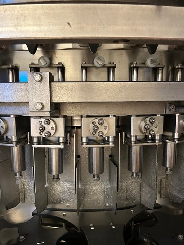 Used filling monoblock Bertolaso 40.6.4 8