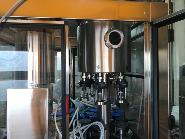 Monoblocco di Riempimento per Birra Spadoni 6.1 Usato 6