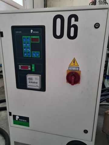 Soffiatrice PET Uniloy Comec ibm 42 usata 11