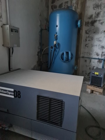 Soffiatrice PET Uniloy Comec ibm 42 usata 9