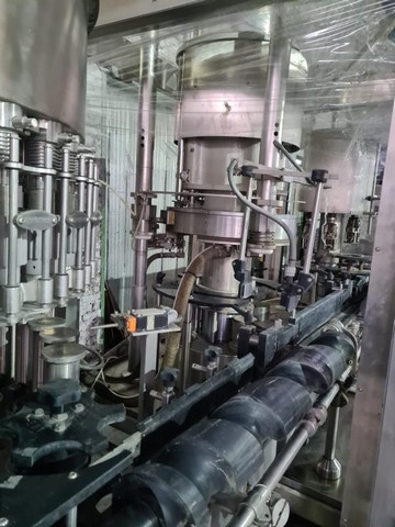 Monoblocco di Riempimento Bertolaso 30.4.4 Usato 16