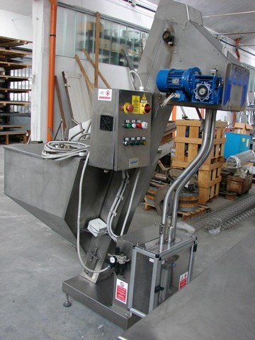 Elevatore tappi Canelli Neri Usato 4