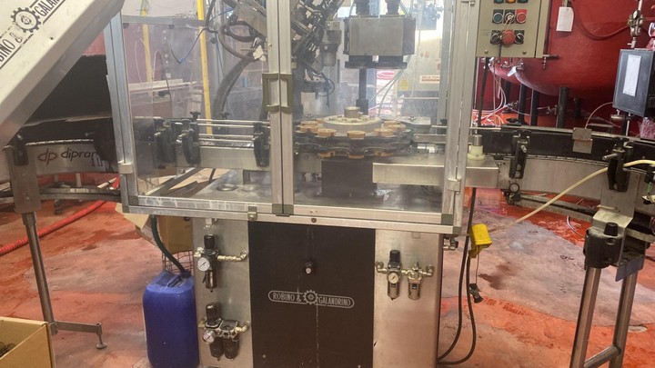 Used Capsuler Robino&Galandrino 3.000 bph 4