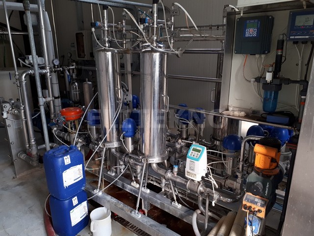 Used Complete Bottling Line Bertolaso still wine 19