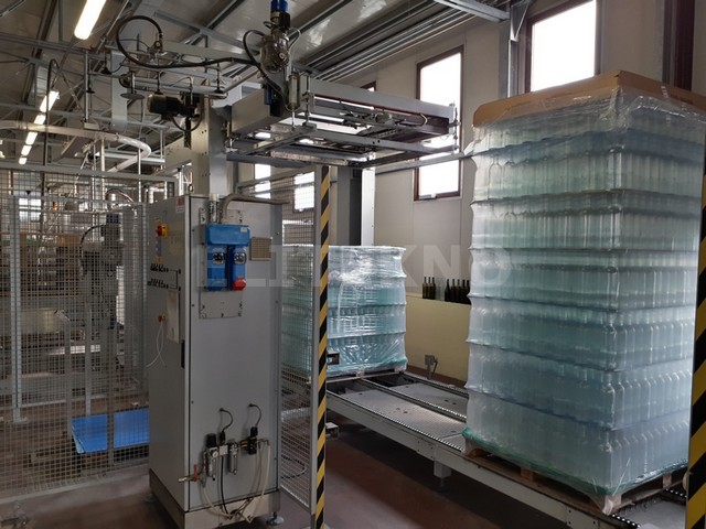 Used Complete Bottling Line Bertolaso still wine 21