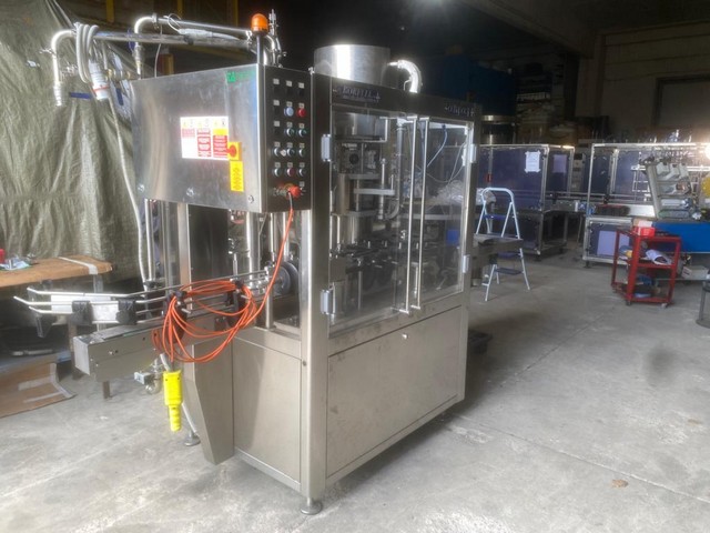 Linea di imbottigliamento per Birra Borelli Usata 7
