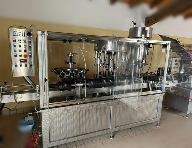 Linea di imbottigliamento per aceto GAI Usata 5
