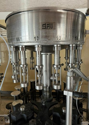 Linea di imbottigliamento per aceto GAI Usata 8