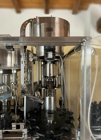 Linea di imbottigliamento per aceto GAI Usata 9