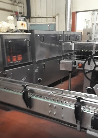 Used Complete Bottling Line Irundin still wine 4