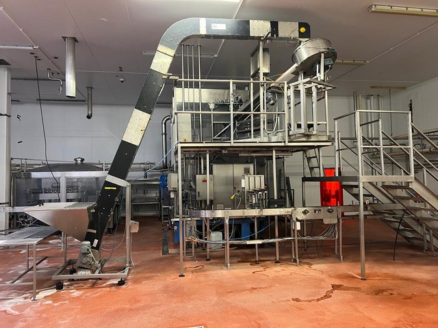 Linea di imbottigliamento per Succhi 9.000 bph Usata 11