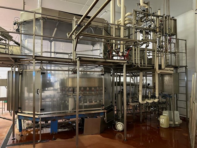 Linea di imbottigliamento per Succhi 9.000 bph Usata 15