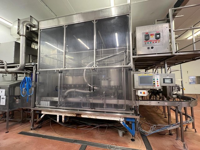 Linea di imbottigliamento per Succhi 9.000 bph Usata 16