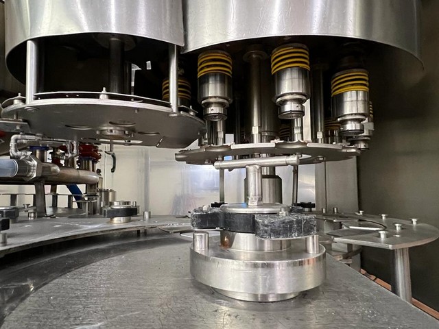 Linea di imbottigliamento per Succhi 9.000 bph Usata 17
