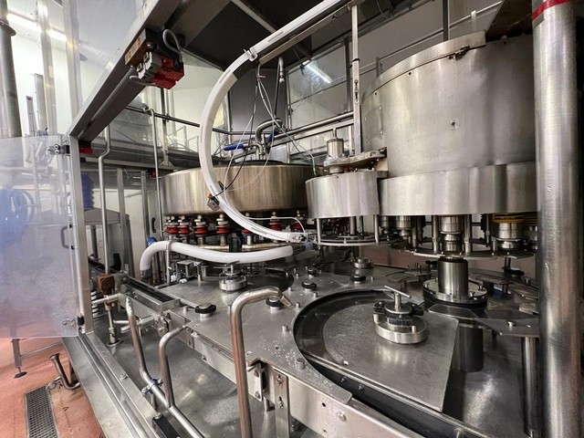 Linea di imbottigliamento per Succhi 9.000 bph Usata 18