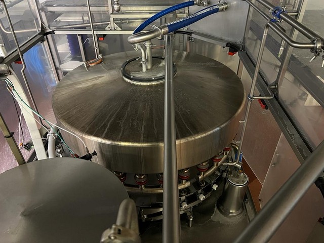 Linea di imbottigliamento per Succhi 9.000 bph Usata 19