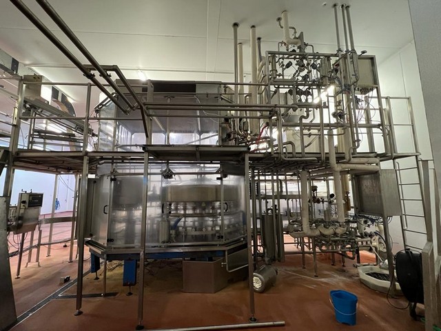 Linea di imbottigliamento per Succhi 9.000 bph Usata 21
