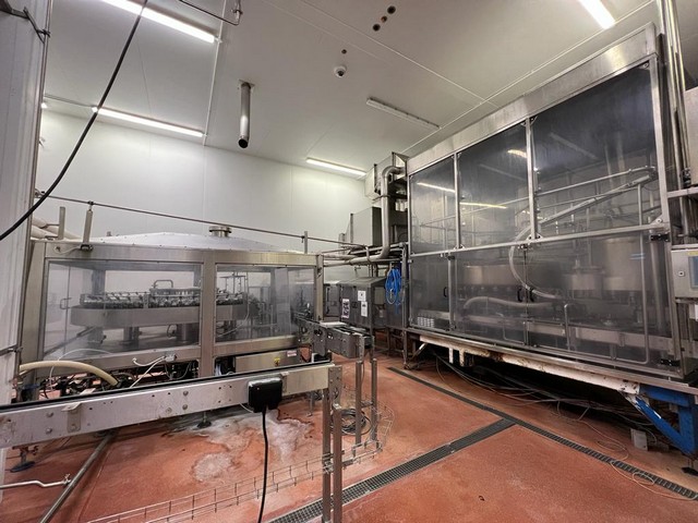 Linea di imbottigliamento per Succhi 9.000 bph Usata 6