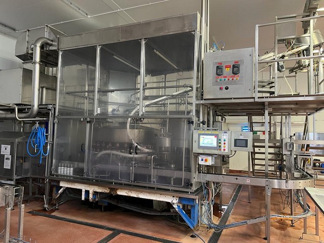 Linea di imbottigliamento per Succhi 9.000 bph Usata 7