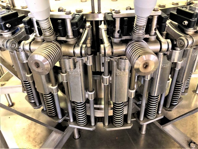 Linea di imbottigliamento MBF 5.000 bph Usata 10