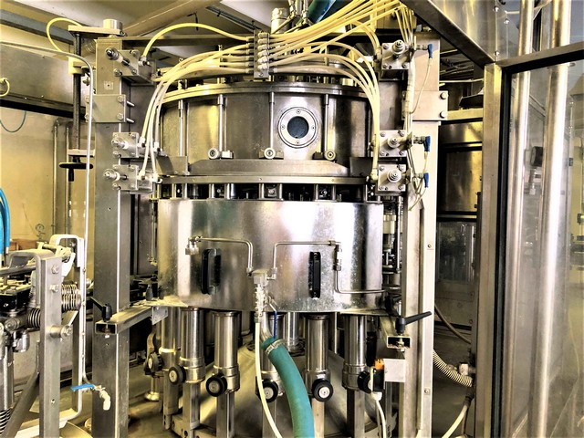 Linea di imbottigliamento MBF 5.000 bph Usata 11