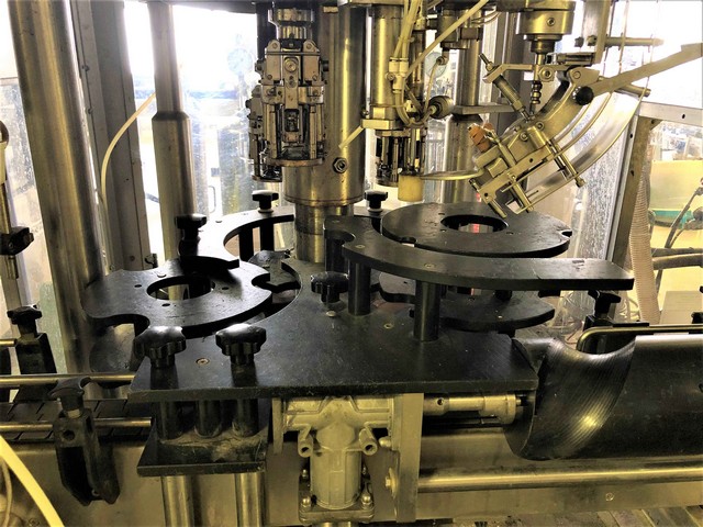 Linea di imbottigliamento MBF 5.000 bph Usata 15