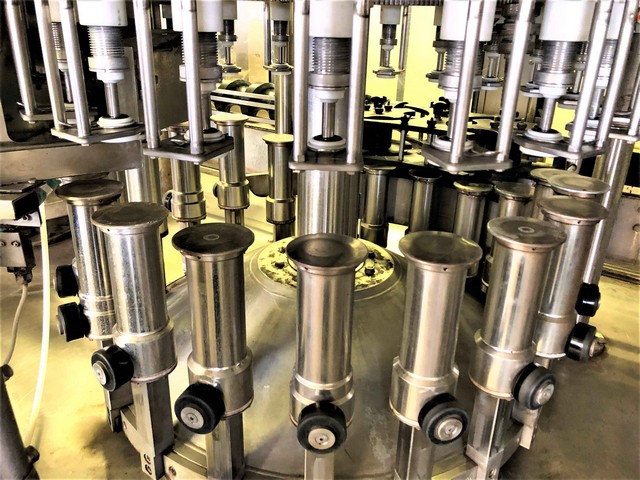 Linea di imbottigliamento MBF 5.000 bph Usata 6