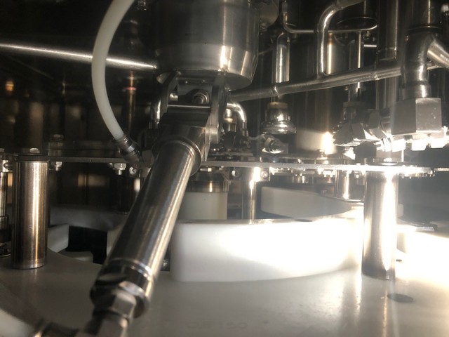 Linea di imbottigliamento PET 12.000 bph Usata 21