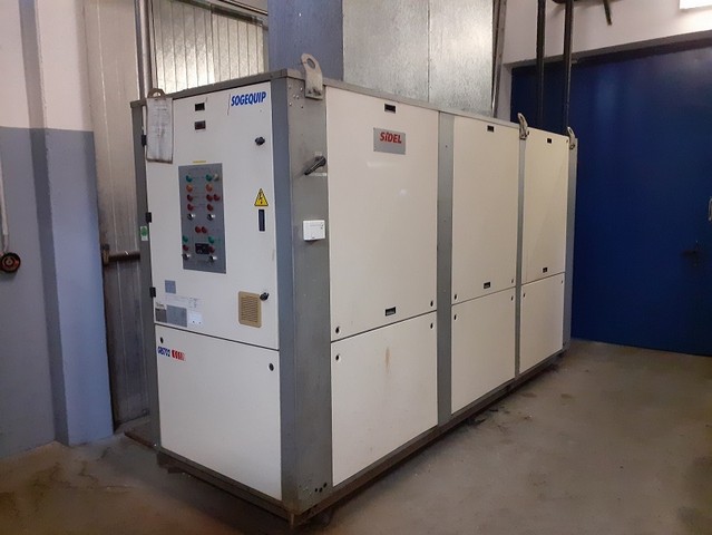 Linea di imbottigliamento PET 12.000 bph Usata 12
