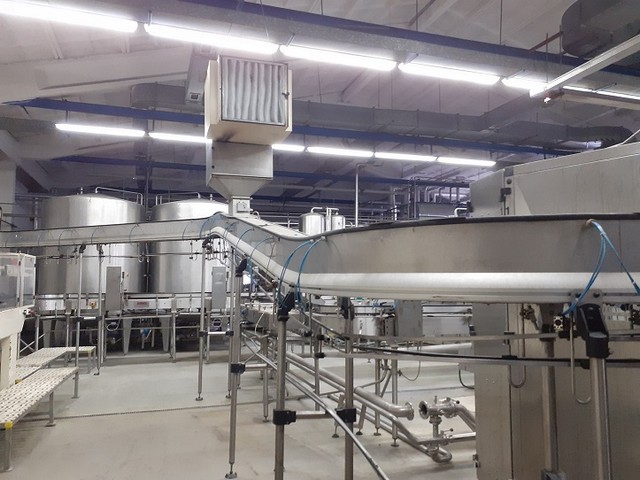 Linea di imbottigliamento PET 12.000 bph Usata 13