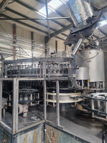 Linea di imbottigliamento PET 2LT Usata 3