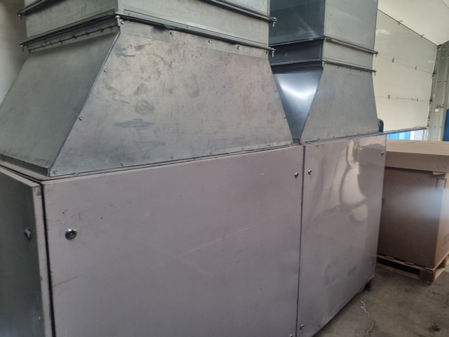Linea di imbottigliamento PET 2LT Usata 6