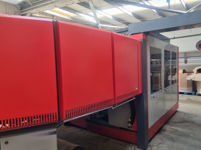Linea di imbottigliamento PET 2LT Usata 8