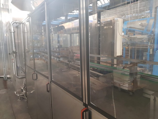Linea di imbottigliamento Siapi PET Usata 2