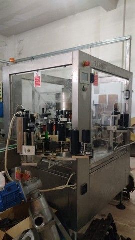 Linea di imbottigliamento Vino Fermo 2.000 bph Usata 10